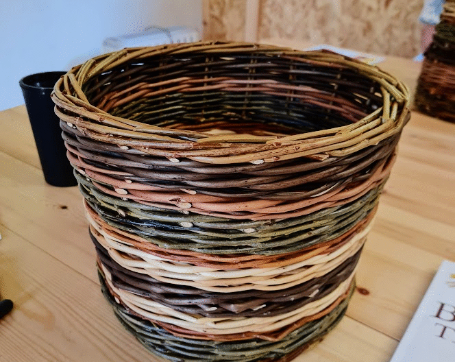 Round basket willow weaving course